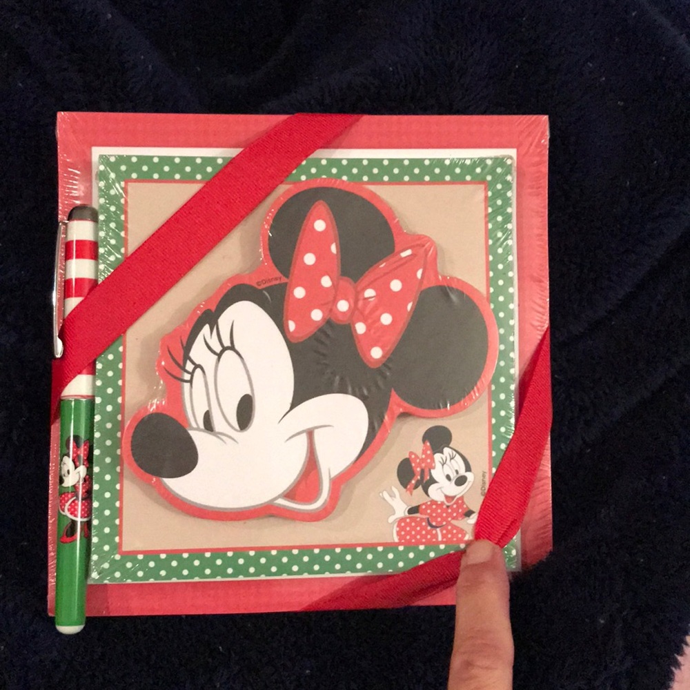 Hallmark Disney Memo Pad set with Pen